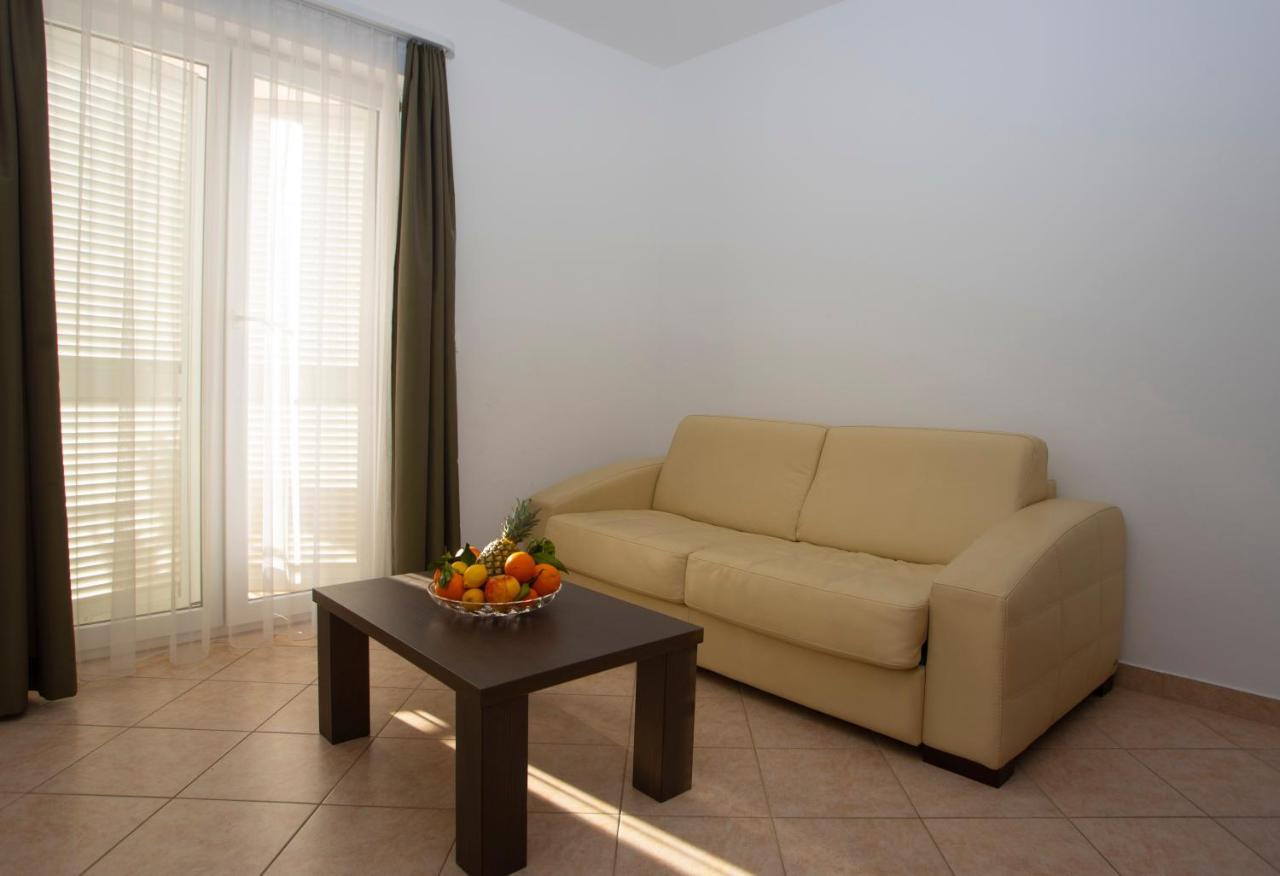 Apartment DOMO Makarska Buitenkant foto