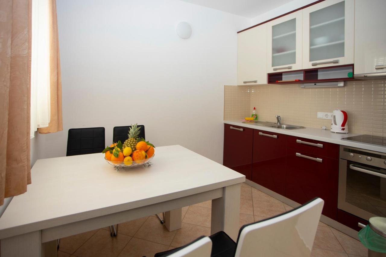 Apartment DOMO Makarska Buitenkant foto