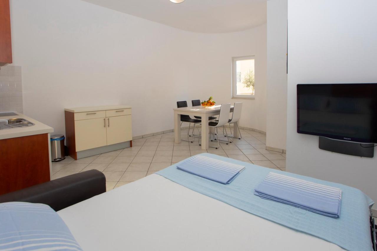 Apartment DOMO Makarska Buitenkant foto