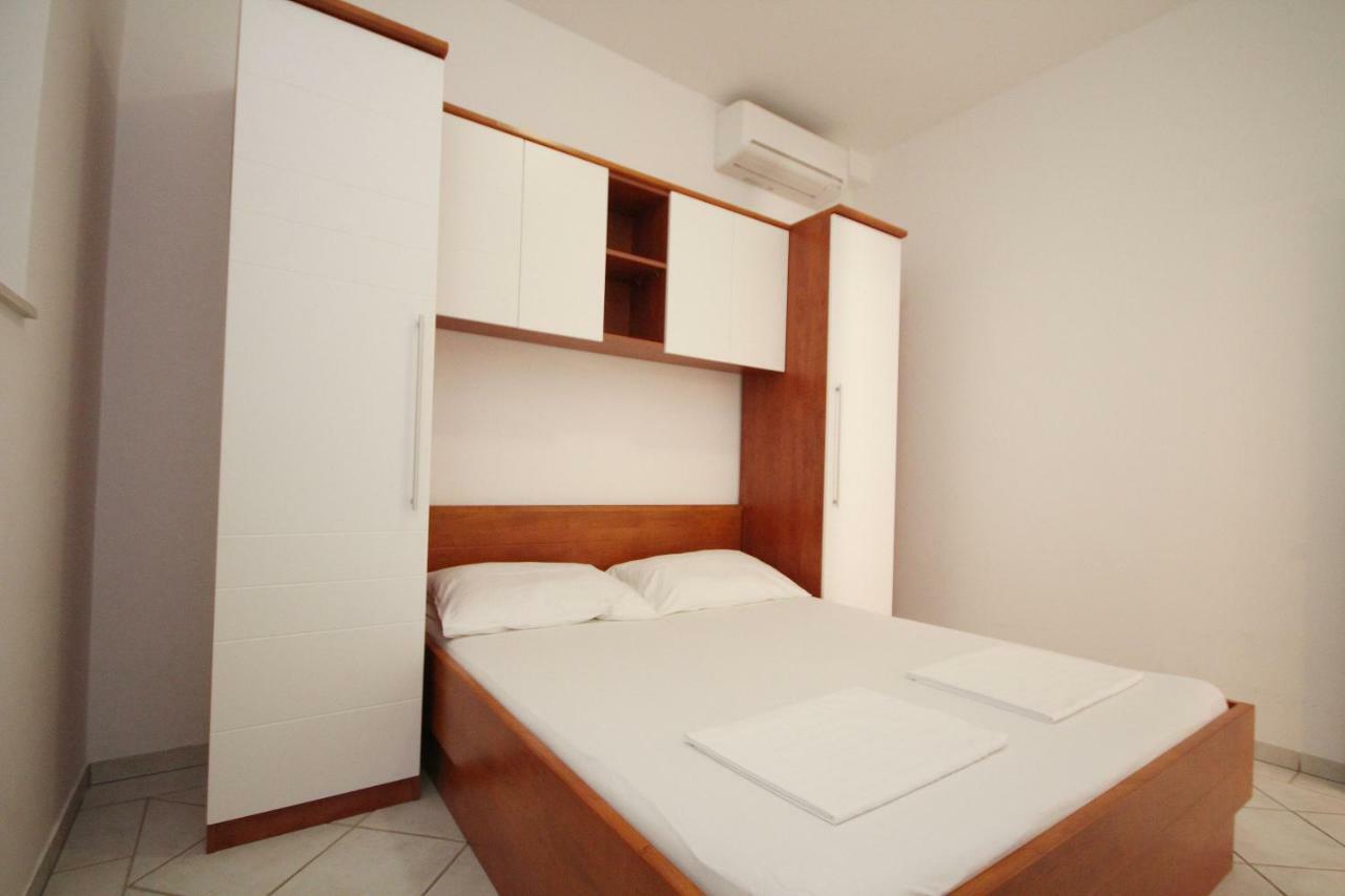 Apartment DOMO Makarska Buitenkant foto