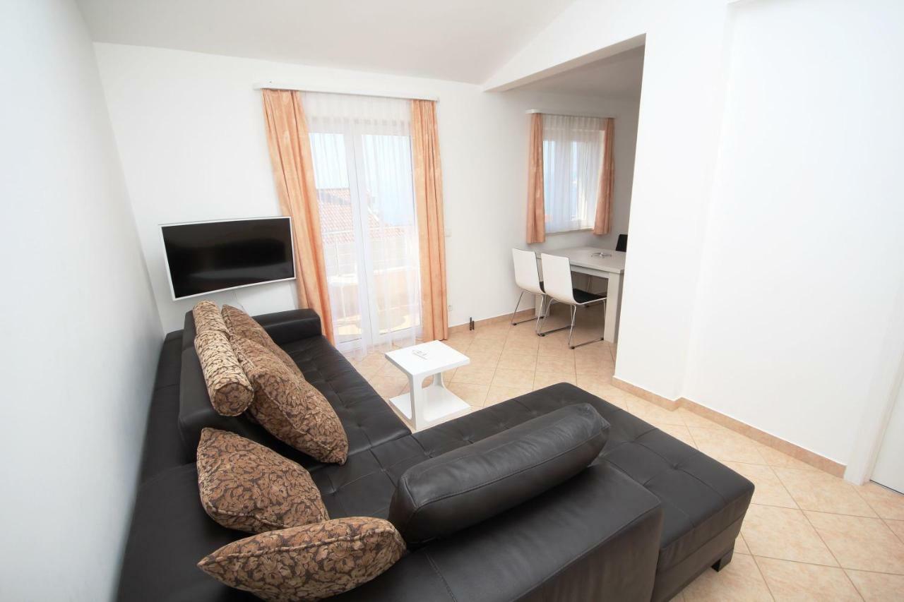 Apartment DOMO Makarska Buitenkant foto